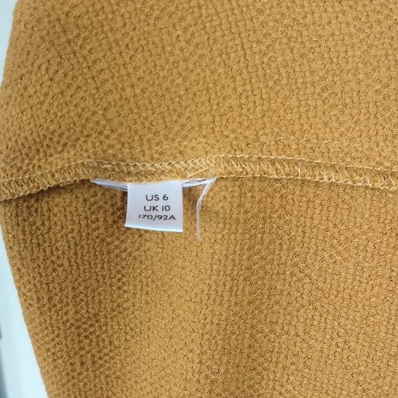 Anthropologie Maeve Size 6 Sleeveless Mustard Top With High Cross Neck & Buttons - Picture 7 of 9